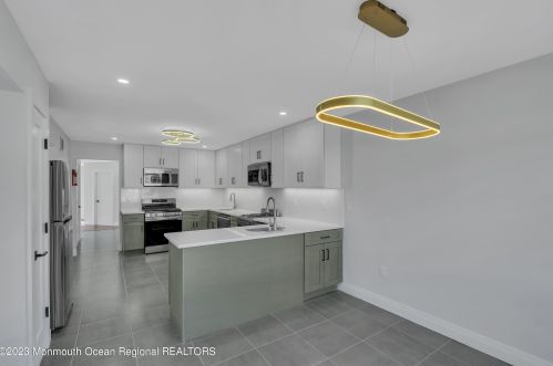 23 Kletsk Hl Rd, Lakewood NJ  08701-2971 exterior