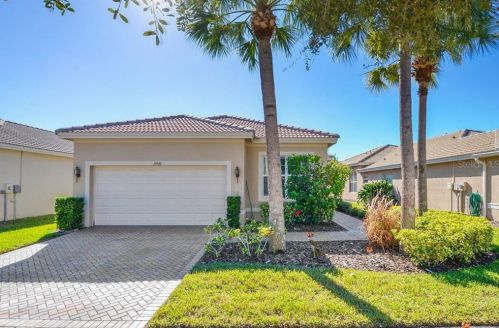 15947 Cobble Mill Dr, Wimauma, FL 33598-4014