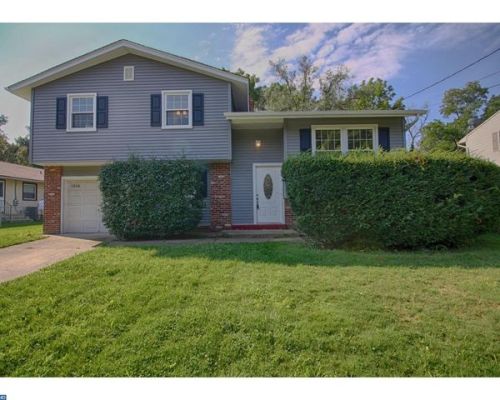 1009 Edgewood Ln, Riverton, NJ 08077-3921