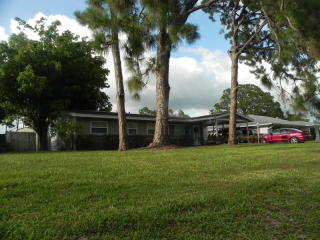 2729 Bruce Ln, Sarasota, FL 34237-3001