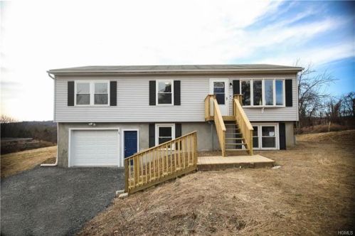 76 Bingham Rd, Marlborough, NY 12542-6300
