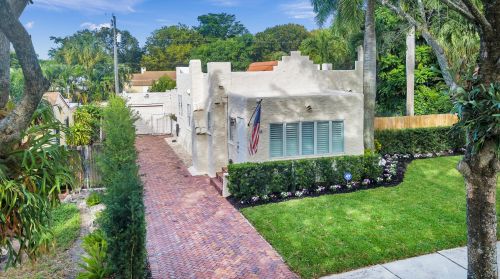 813 Avon Rd, West Palm Beach, FL 33401-7807