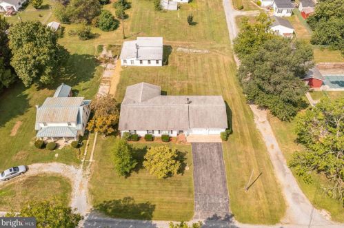 147 Euclid Ave, Charles Town WV  25414-1111 exterior