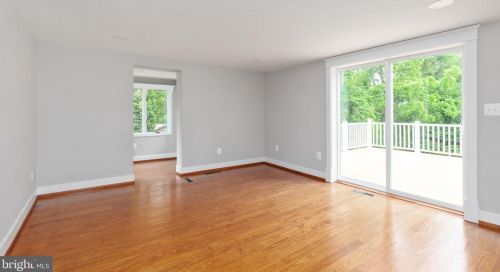 14 Colonial Hwy, Hamilton VA  20158-9009 exterior