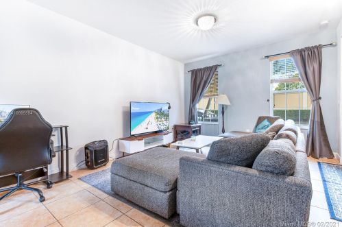 1121 147th Ter, Hollywood FL  33027-6182 exterior