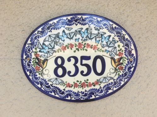 8350 Dundee Ter, Hialeah FL  33016-6426 exterior