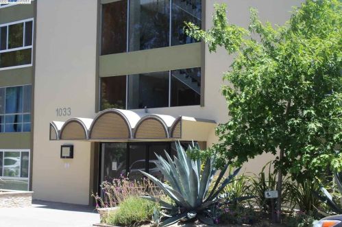 1033 Crestview Dr, Mountain View CA  94040-3458 exterior