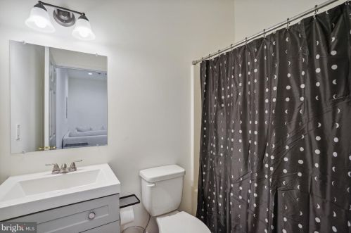 2106 Caroline St, Fredericksburg VA  22401-3413 exterior