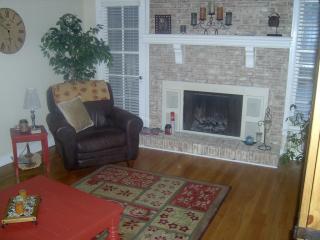 5203 Maple Ave, Shawnee Mission KS  66202-1827 exterior