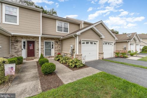 225 Autumn Woods Ct, Siddonsburg, PA 17019-1398