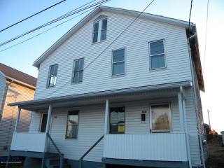 664 Swallow St, Wilkes Barre, PA 18704-1643