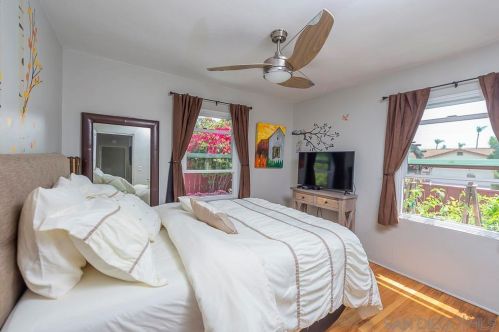 3381 Mtn Vw Dr, San Diego CA 92116-1950 exterior