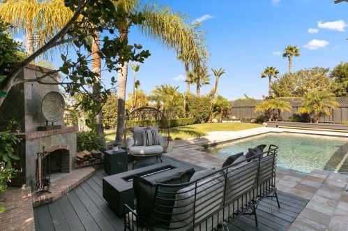 4710 Plummer Ct, San Diego CA  92130-1338 exterior