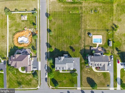 6 Nicole Ct, Swedesboro NJ  08085-3448 exterior