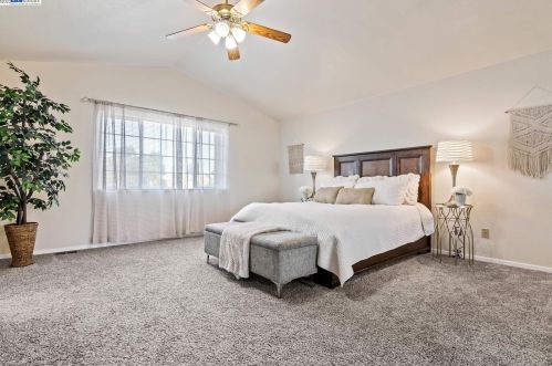 736 Clifton Way, Vacaville CA  95688-8547 exterior