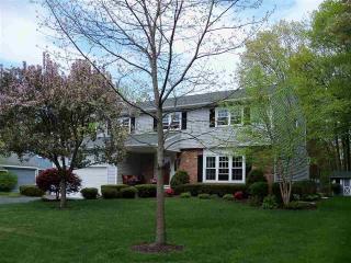 9 Sheffield Dr, Bethlehem, NY 12054-9722