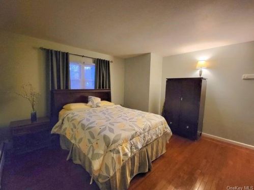 10 Lincoln Dr, Washingtonville NY  10992-1229 exterior