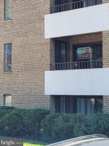 523 Florida Ave, Herndon, VA 20170-4919