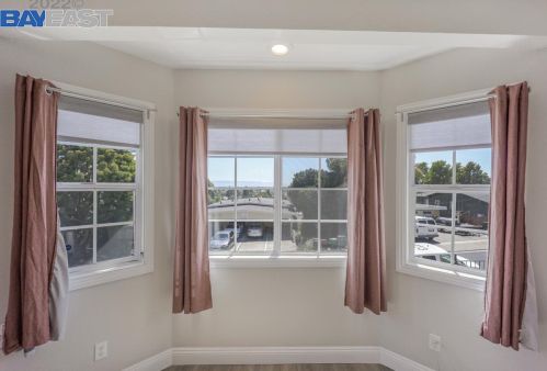 24494 Leona Dr, Hayward CA  94542-1010 exterior