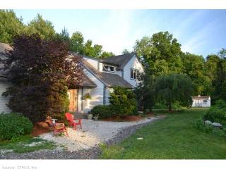 174 Quasset Rd, Woodstock, CT 06281-3311