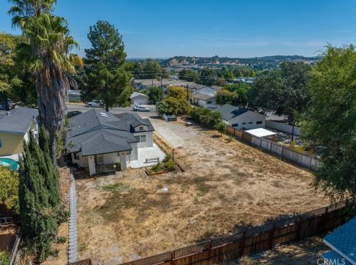 143 Vine St, Lake Nacimiento CA  93446-3736 exterior