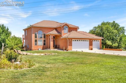 25 Tierra Casa Dr, Pueblo, CO 81005-9773