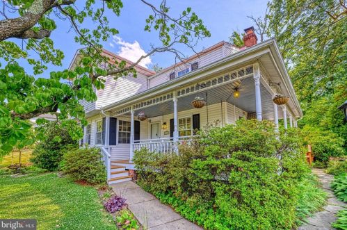 2138 Powhatan St, Falls Church, VA 22043-1909