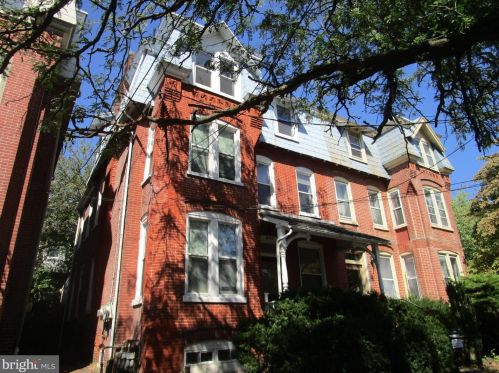 827 Jackson St, Wilmington, DE 19806-4672