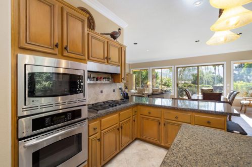 150 Kavenish Dr, Rancho Mirage CA  92270-3228 exterior