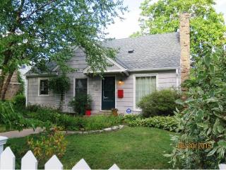 232 Washburn Ave, Minneapolis MN  55405-1752 exterior