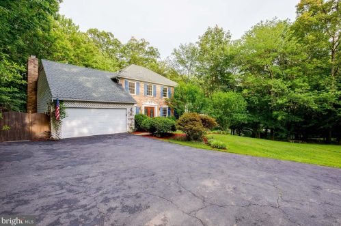 12205 Breckinridge Ln, Woodbridge, VA 22192-6049