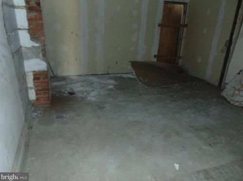 950 Pne St, Camden NJ  08103-2519 exterior