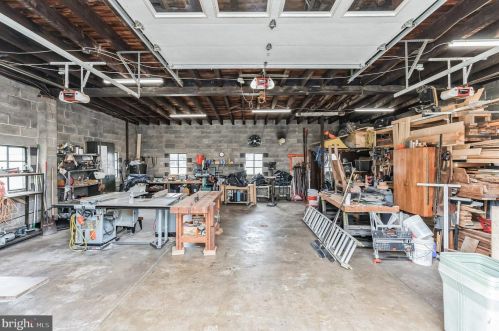 325 Brighton Ter, Holmes PA  19043-1010 exterior