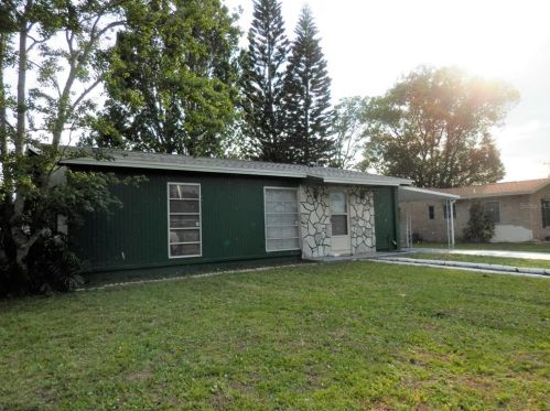 962 Saxon Blvd, Deltona, FL 32725-7651