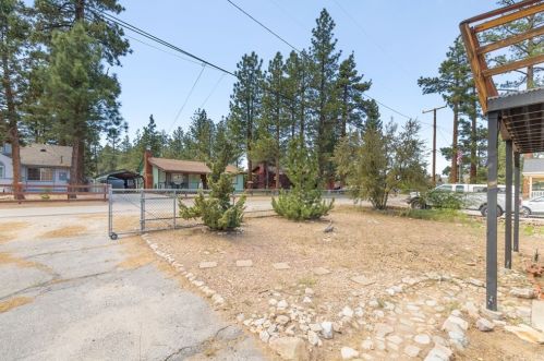 236 Whipple Dr, Big Bear City CA  92314-9163 exterior