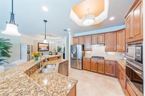 3022 Aviamar Cir, Naples FL  34114-9566 exterior