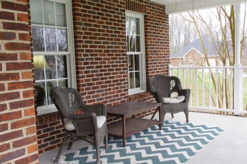 355 Courtney Dr, Blountville, TN 37617-4829