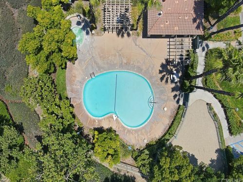 23810 Oak View Ln, Santa Clarita CA  91321-4661 exterior