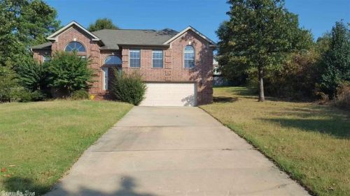 136 Chambord Dr, North Little Rock, AR 72113-6589
