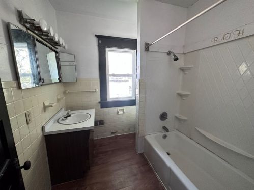 703 Prindle St, Hermitage PA  16146-2756 exterior