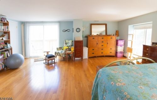 132 Broadway, West Milford Lakes, NJ 07480-4337
