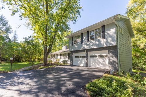 470 Circle Dr, Williams Bay, WI 53191-3748
