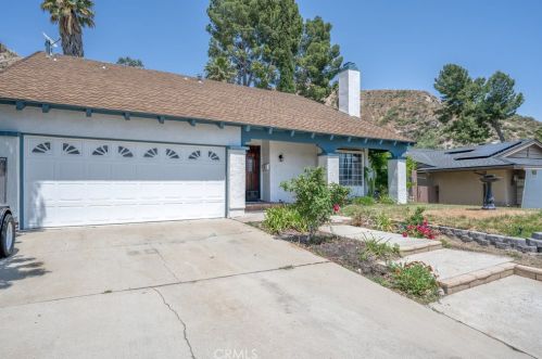 15333 Rhododendron Dr, Santa Clarita, CA 91387-1852