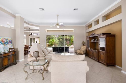 1619 Manchester Ct, Naples FL  34109-0430 exterior