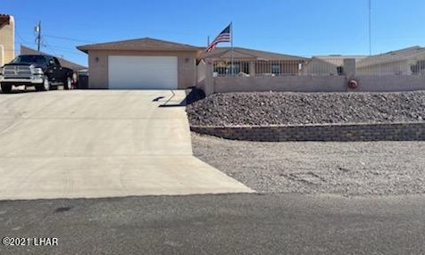 3332 Roadrunner Dr, Lake Havasu City, AZ 86406-7121