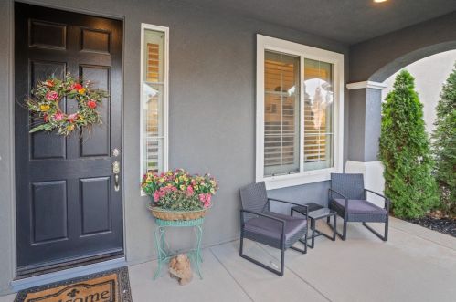 2619 Corral Way, Riverbank, CA 95367-9416