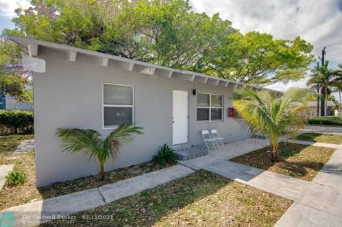 403 4th Ter, Dania Beach FL  33004-4716 exterior