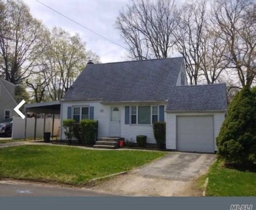 625 Erie Ave, North Lindenhurst, NY 11757-2834
