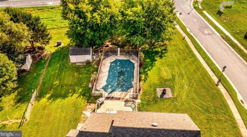 101 Stoneridge Pl, Bear DE  19701-1952 exterior