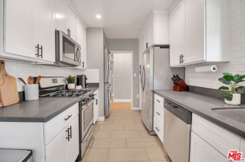 15027 Hartland St, Van Nuys CA  91405-3714 exterior